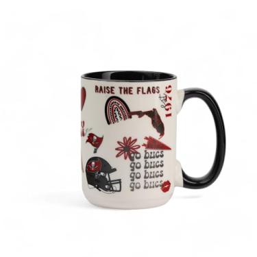 Imagem de The Memory Company | Caneca licenciada NFL com cabo de madeira de 425 g, Tampa Bay Buccaneers