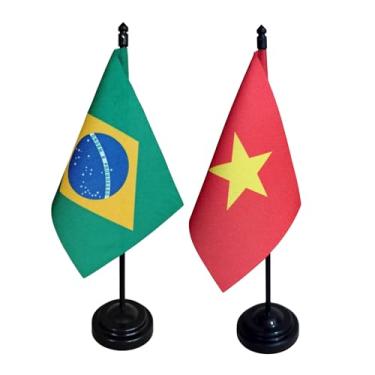 Imagem de Kit Bandeira de Mesa Brasil e Vietnã, Decorativa, 26cm Altura Total, 18x11cm, Multicolorido, Oxford, Base Plástica, Uso em Escritório e Eventos