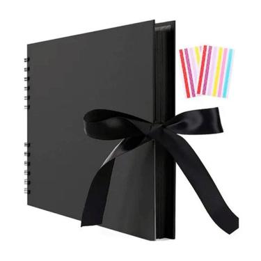 Imagem de Álbum de scrapbooking de 80 páginas em preto com fotos e letras 21x29.