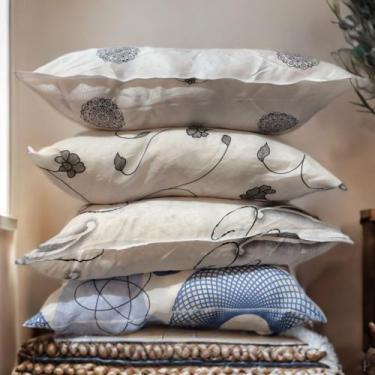 Imagem de Kit 4 Travesseiro Alto Firme muito barato para revenda quitandeiro pre