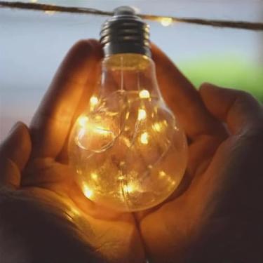 Imagem de Fio de Fada Decorativo com 10 Lâmpadas LED Pisca e Fixa, Alimentação por USB e Pilha, Ideal para Decoração de Festas, Natal e Ambientes Aconchegantes