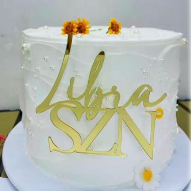 Imagem de Topo de bolo de ouro de Libra, estação de Libra/12 constelação do zodíaco, aniversário em setembro/outubro, decoração de bolo, 12 zodíaco, astrologia Libra, energia, casamento, aniversário, celebração