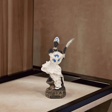 Imagem de Imagem Oxaguiã estátua umbanda e candomblé resina 15 cm