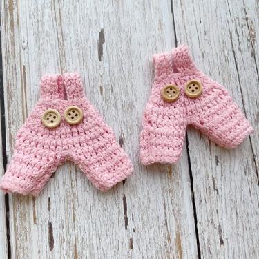 Imagem de Pacote com 10 suéteres de crochê feitos à mão em miniatura, lembrancinhas de festa, presentes reveladores de gênero para chá de bebê (rosa)