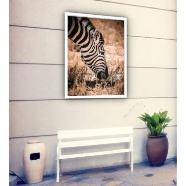 Imagem de Quadro Decorativo Zebra Comendo Fotografia  - 70x50cm