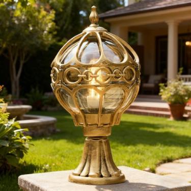 Imagem de Luminária de poste vintage para exterior, em ferro fundido com globo de vidro, ideal para jardim, pátio e entrada de garagem. Luminária decorativa à prova d'água e poeira com base E27 (doura