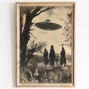 Imagem de Arte de parede em tela retrô Ufo arte selvagem imagem tribal africana arte de parede OVNI vintage pôsteres indígenas alienígenas impressão de arte OVNI vintage pintura de paisagem para sala de estar
