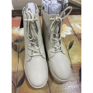Imagem de Bota feminina bottero  cor  palha com solado de borracha  par unico  n