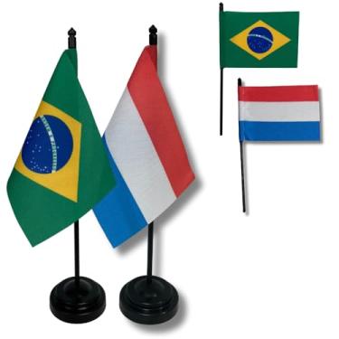 Imagem de Kit Bandeiras de Mesa Brasil e Luxemburgo, Base e Haste em Plástico Preto, Tecido Oxford, Uma Face