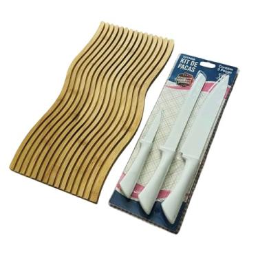 Imagem de Kit 01 Bandeja Tábua de Bambu Petisqueira Premium 40 x 20 cm CASAMILU Curva + 01 Kit com 03 Facas para corte | Resistente, Durável Ecológica para Preparo Apresentação de Pães, Queijos e Petiscos