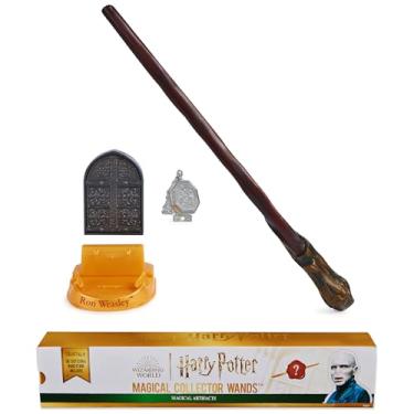 Imagem de Wizarding World Harry Potter, Magical Collector Mystery Wand with Stand & Die-cast Icon, Magical Artifacts Series (Styles Will Vary)