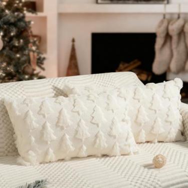 Imagem de Artmag Capas de travesseiro de Natal 30,5 x 50,8 cm, conjunto de 2 fronhas de árvore de Natal brancas creme, pele sintética de pelúcia macia para decoração de sofá de treinador de casa no inverno