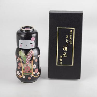 Imagem de Waraku Fuuka Conjunto de cerâmica soju de vinho de saquê tradicional japonês Kokeshi com 1 copo Ochoko e 1 garrafa de presente Tokkuri (Kokeshi Ume Komachi)