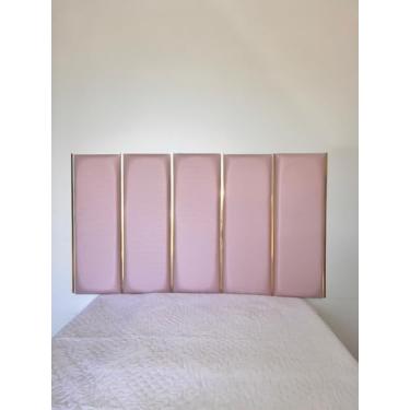 Imagem de Cabeceira estofada antialergica Adesiva em módulos com fitas douradas (Rosa, cama queen 1,69 x 0,60)