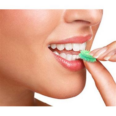 Imagem de A menor escova de dentes com 6 peças/pacote – Escova rolly com sabor menta, portátil, descartável, mini escova de dentes que economiza tempo, sem água ou pasta de dente para viagens, viagens de negócios