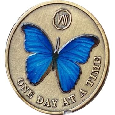 Imagem de Medalhão de borboleta azul de 8 anos One Day at A Time Sobriety Chip