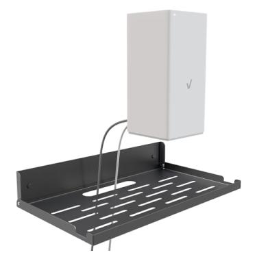Imagem de SKIKEN Prateleira de parede dobrável de metal para roteadores – Prateleira flutuante de 35,5 cm com orifício para cabo e saídas de calor – Suporte que economiza espaço para roteador WiFi, consoles de