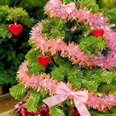 Imagem de Guirlanda de tinsel rosa de Natal de 198 cm, guirlanda metálica torcida para pendurar no teto para festa de ano novo, aniversário, férias, suprimentos internos e externos