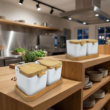 Imagem de Kit 2 Saleiros e Colher Porcelana de Mesa com Tampa e Suporte de Bambu