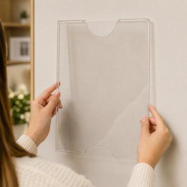 Imagem de Quadro de Avisos Rígido A4 Transparente com Fita Dupla Face para Fixaç
