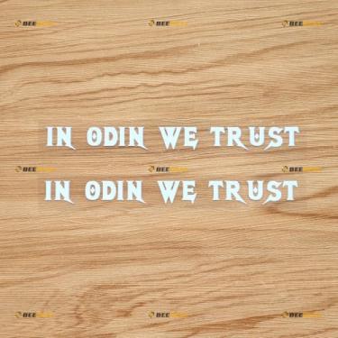 Imagem de Adesivo de vinil nórdico viking in Odin We Trust - Pacote com 2 branco 15 cm - para carro, barco, laptop, copo sem fundo cortado