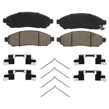 Imagem de O conjunto de pastilhas de disco de cerâmica Wagner QuickStop ZD1094 inclui equipamento de instalação de pastilha, dianteiro