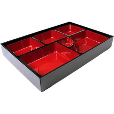 Imagem de Japonês, grande lancheira Bento Box 6 compartimentos japonês tradicional plástico laqueado para restaurante ou bandeja de casa e placa 2 peças conjunto feito no Japão, vermelho e preto cor, 35,5 x 26,5 cm