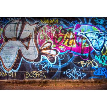 Imagem de YongFoto Pano de fundo de parede de grafite urbano de 2,4 x 1,8 m Desenho à mão Pintura mural de fundo de fotografia hip hop anos 80 decoração de mesa de festa de aniversário meninos adultos papel de