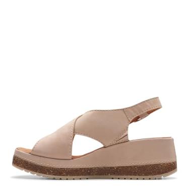 Imagem de Clarks Sandália feminina Kassanda Step Wedge, Nobuck de areia, 11 Wide