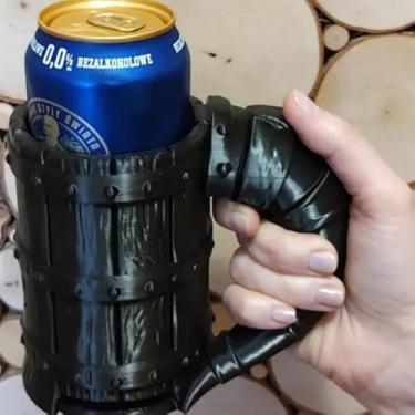 Imagem de Porta Lata Viking Estilo Barril de Madeira Suporte com Alça em Forma de Chifre