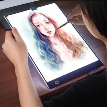 Imagem de Prancheta Desenho Mesa de Desenho Luz LED A4 30x21 USB 3 Níveis de Iluminação Ideal para Transposição de Desenhos Versátil para Uso Infantil e Profissional, para Artistas e Desenhistas Premium