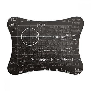 Imagem de Curve Graphs – Moldura de quebra-cabeça com cálculos e fórmula matemática