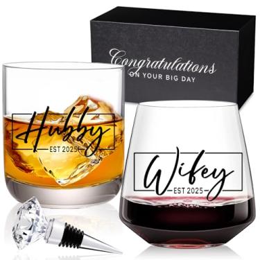 Imagem de Presentes de casamento para casais/presentes de noivado para casais recém-noivos, presentes exclusivos de chá de panela, taças de vinho de uísque com conjunto de rolha de vinho de diamante