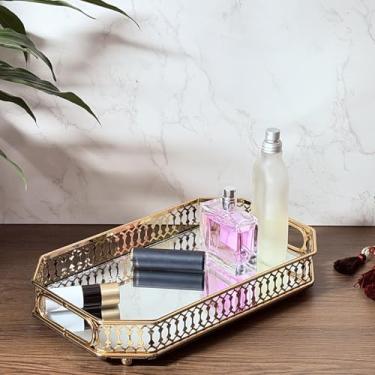 Imagem de Yikinip Bandeja retangular de vidro e ouro, bandeja de jantar de perfume e penteadeira - Bandeja decorativa espelhada com design de recorte de metal dourado, joias de vidro e metal (bandeja retangular