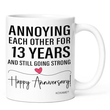 Imagem de KOXAME Presentes de casamento de 13º aniversário para casais, copos de aniversário de 13 anos para casais, pais, marido, esposa, irritando um ao outro por 13 anos, canecas de café 325 ml (13 anos)