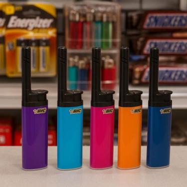 Imagem de Acendedor Isqueiro BIC Longo Colorido para Fogão e Churrasco