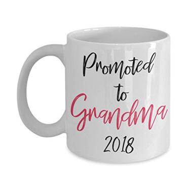 Imagem de Promoted to Grandma 2018 – Caneca de café – Novas canecas de avó – Ideia de presente de mordaça da vovó – Caneca de anúncio de gravidez para a vovó