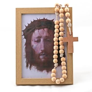 Imagem de LYFOOHEART Moldura de madeira devocional católica com rosário natural, conjunto de exibição de arte de parede religiosa, decoração de oração de retrato de mortalha para casa e presente (rosto de Jesus
