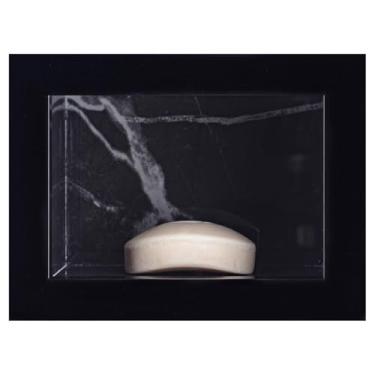 Imagem de Saboneteira de Porcelanato Elegante - (Calacata Black) 17x12x11 cm, com Borda de Alumínio, Design Clean para Banheiro e Lavabo