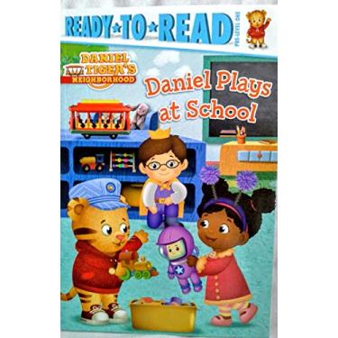 Imagem de Livro de livro Daniel Plays at School Pre-Level 1