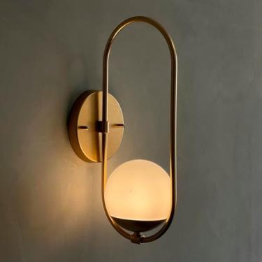 Imagem de Arandela luminaria de Parede Moderna Oval Dourado Com Vidro Globo 12cm Para Decoração de Casa e Sala, Quarto, Cabeceira de Cama, Lavabo