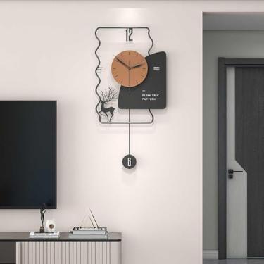 Imagem de YTHLZVBP Relógio de parede de arte moderna, relógio de parede moderno e elegante - Relógio de pêndulo grande com moldura de metal e mostrador de madeira - Decoração silenciosa sem tique-taque para