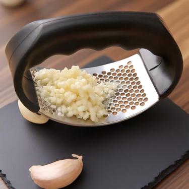 Imagem de Espremedor de alho de aço inoxidável com cabo ergonômico, triturador e triturador de alho fácil de limpar para alho fresco, gengibre e cozinha