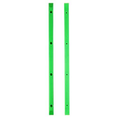 Imagem de Trilhos de skate verde plástico antigo com parafusos de montagem da Black Diamond