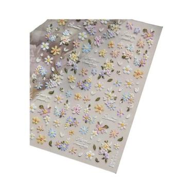 Imagem de Adesivo De Unha 5D Floral Preto E Branco Com Pétalas Douradas Transpar