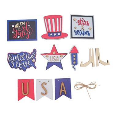 Imagem de YEmirth Bandeja decorativa em camadas de 4 de julho com luzes de LED, placas patrióticas de madeira Deus abençoe a América dos EUA gnomo bandeira americana estrela dia da independência casa de fazenda rústica vermelho branco azul sinal para casa (C1)