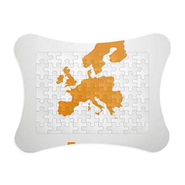 Imagem de Moldura de quebra-cabeça com mapa de ilustração da Europa amarela para decoração de imagem