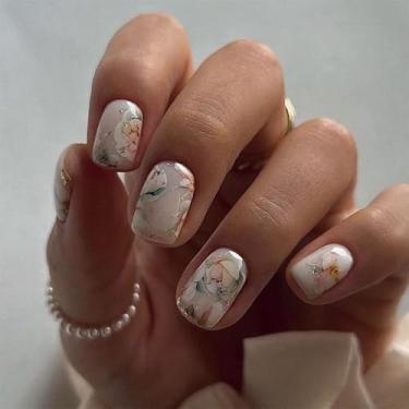 Imagem de ORZOLATENT Unhas de pressão florais vintage – 24 pregos quadrados curtos, 12 tamanhos, gel brilhante, base branca com design elegante de flor, de longa duração, inclui kit de ferramentas, fácil
