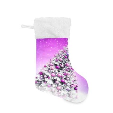 Imagem de GakkiGii Meia grande de Natal com fundo de árvore de Natal, decoração de Natal suspensa para parede de árvore de lareira, 45 x 31 cm