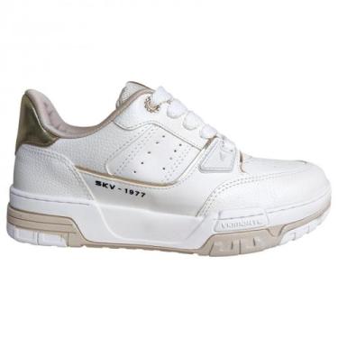 Imagem de Tênis Casual Feminino Via Marte Detalhes em Dourado Solado Tratorado 2